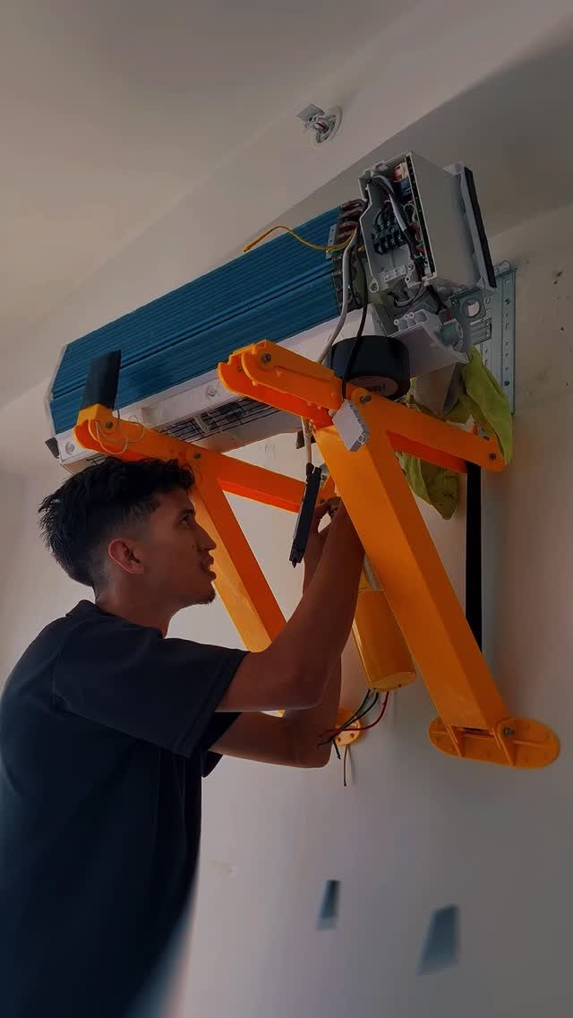 Instagram post from solucionescotec. This post is in position 20.